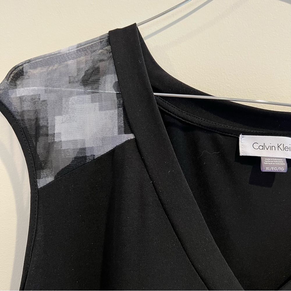 Calvin Klein‎ top